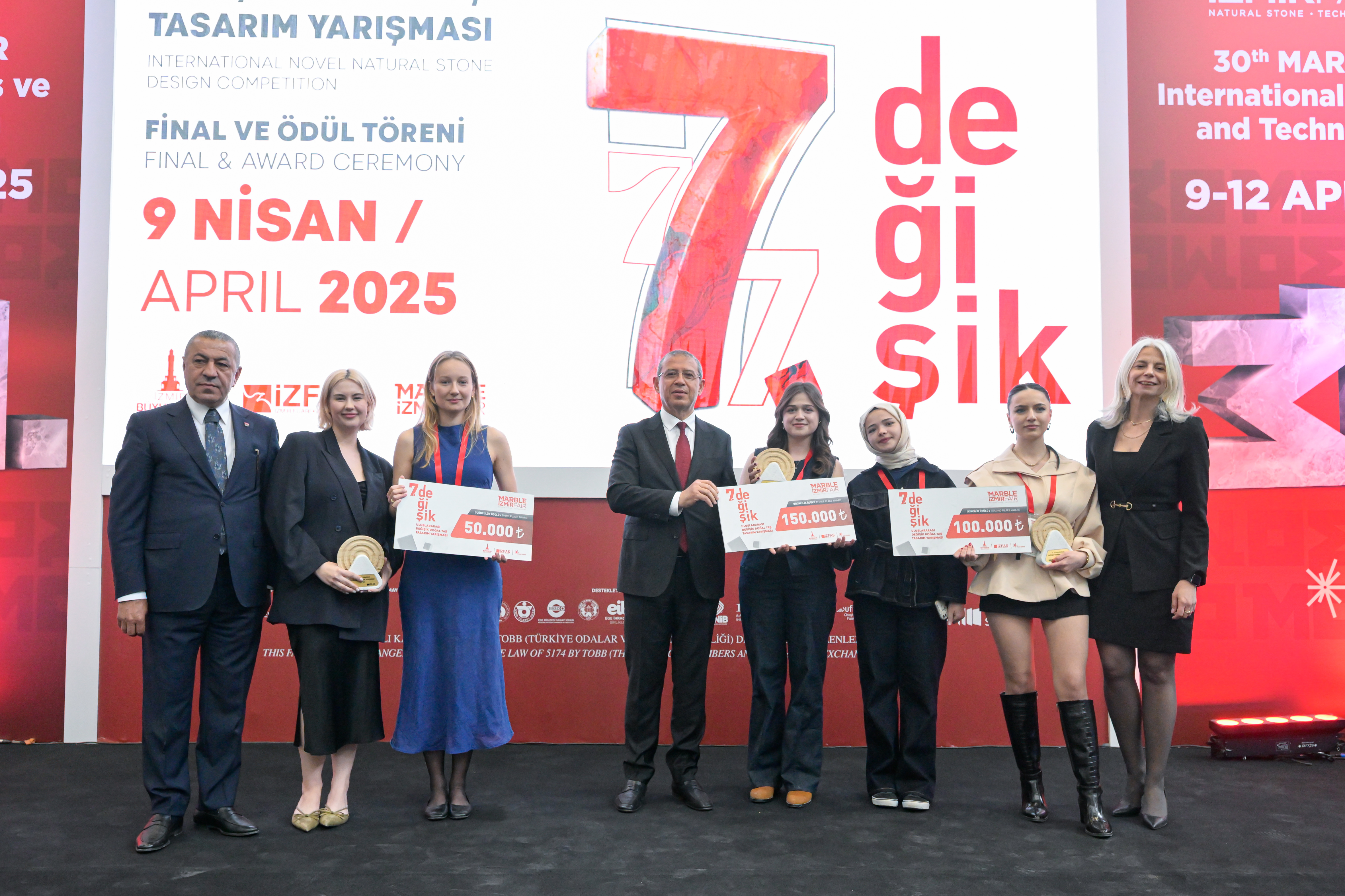Doğal taşa hayat veren genç tasarımcılar ödüllerini aldı